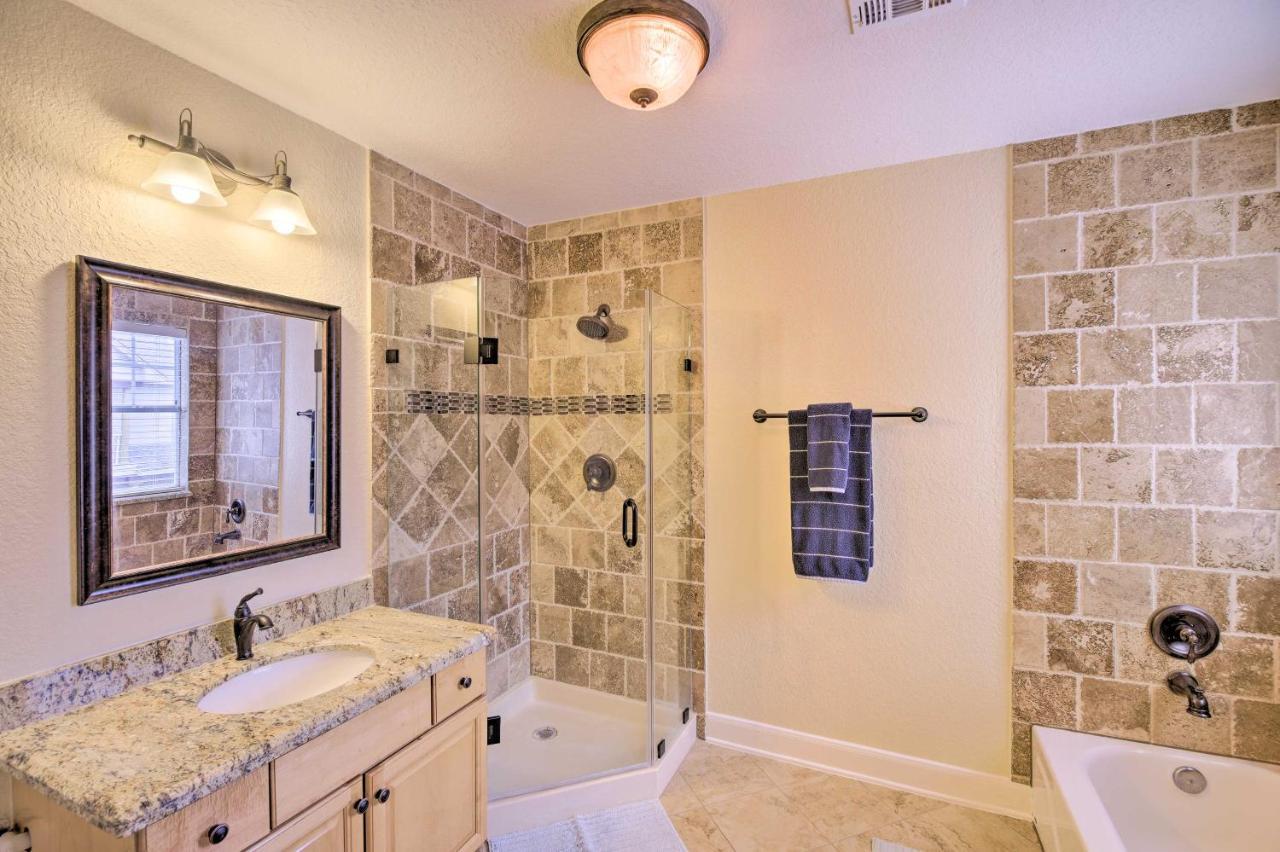 Apt With Balconies - Steps To Kemah Boardwalk! Exterior foto